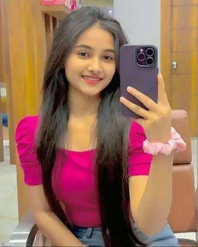 Esha Khan